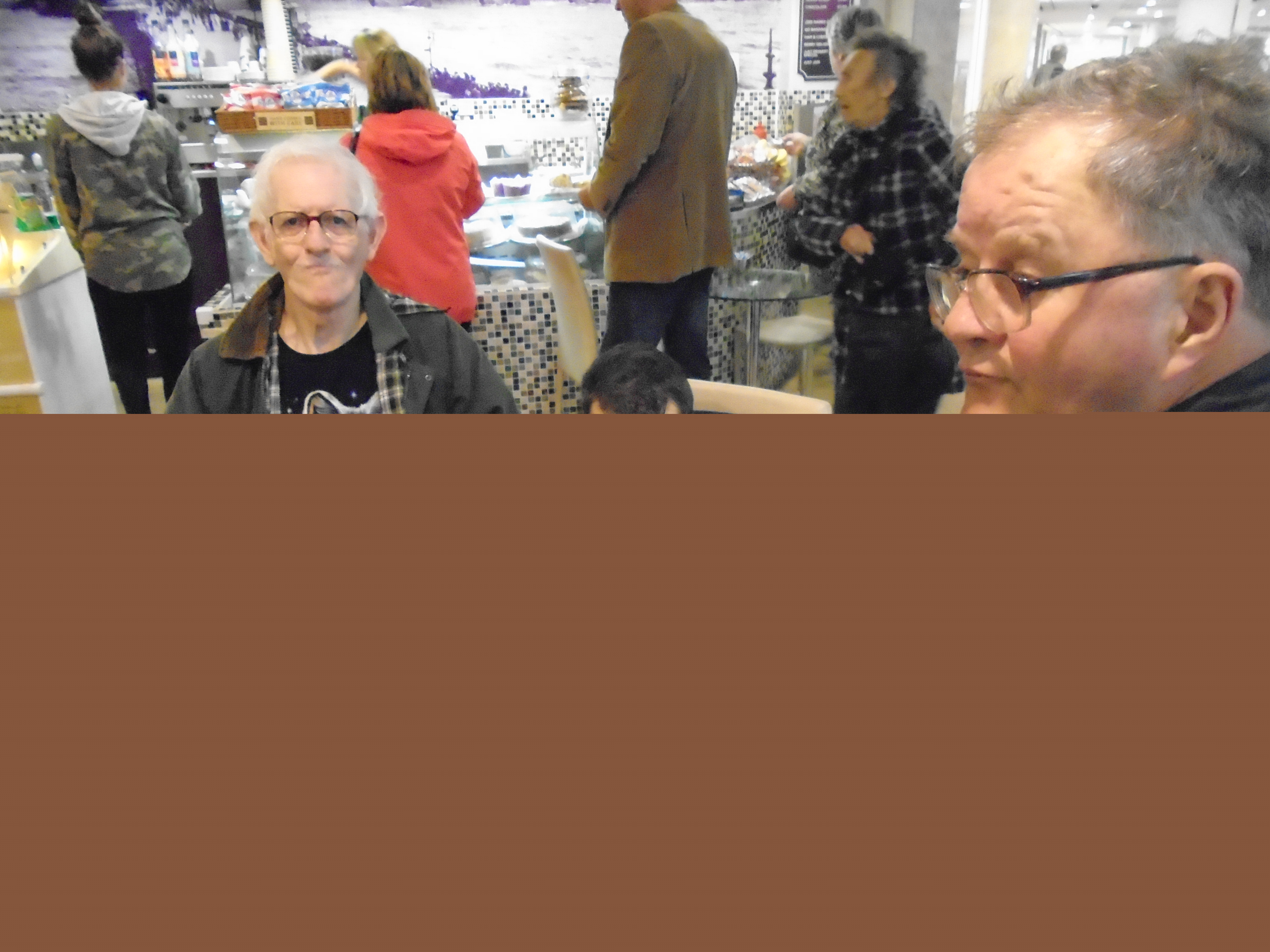 ice cream parlour and cafe